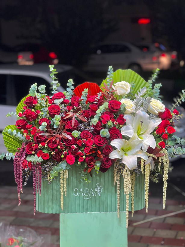 خرید باکس گل دُرنا - گل ساسان گلفروشی رشت