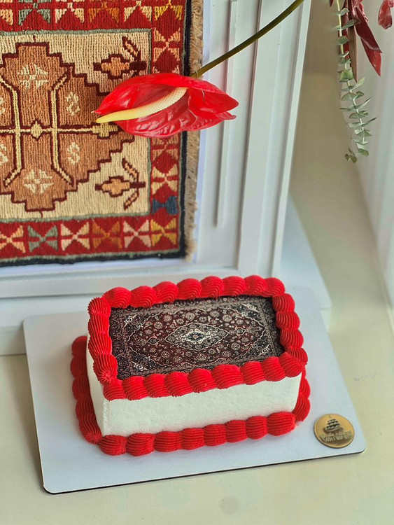 خرید باکس گل و کیک فرشینه - گل ساسان گلفروشی رشت