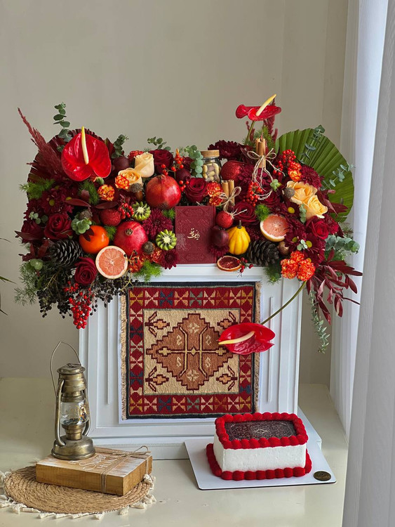 خرید باکس گل و کیک فرشینه - گل ساسان گلفروشی رشت