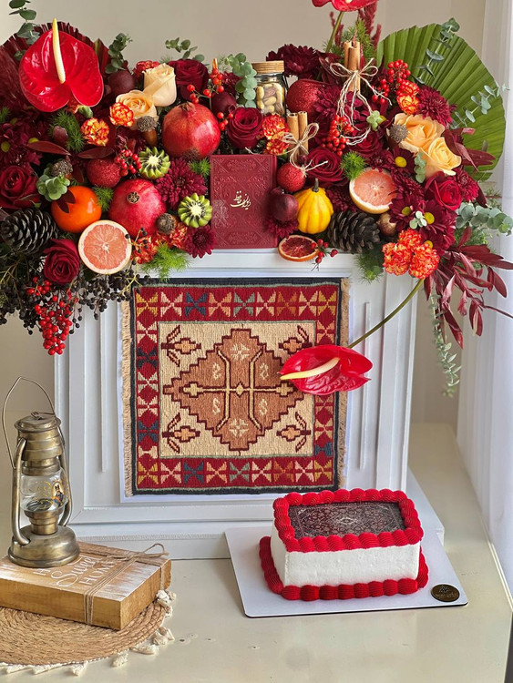 خرید باکس گل و کیک فرشینه - گل ساسان گلفروشی رشت