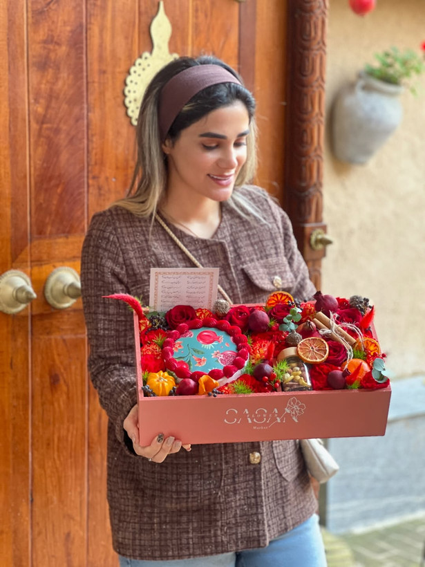خرید باکس گل و کیک یلدایی - گل ساسان گلفروشی رشت