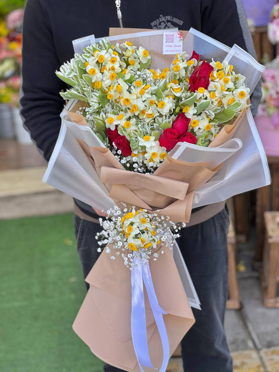 خرید دسته گل قلب نرگس - گل ساسان گلفروشی رشت