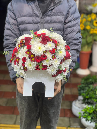 خرید باکس گل ادلاید - گل ساسان گلفروشی رشت