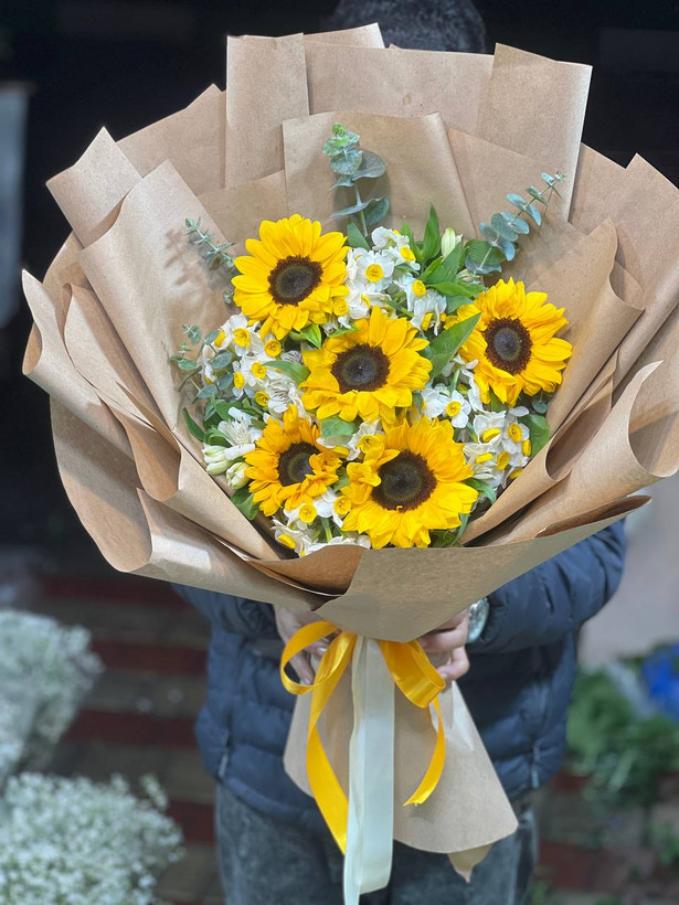 خرید دسته گل لئو - گل ساسان گلفروشی رشت