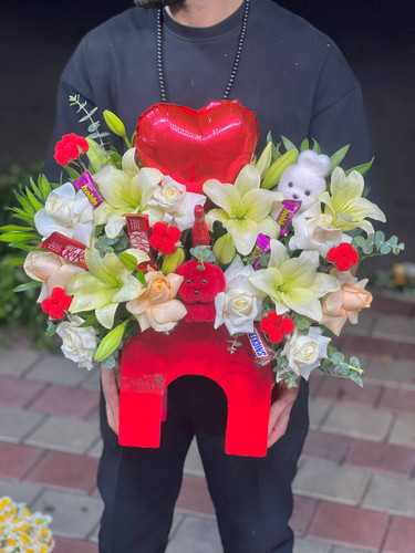 خرید باکس گل love red - گل ساسان گلفروشی رشت