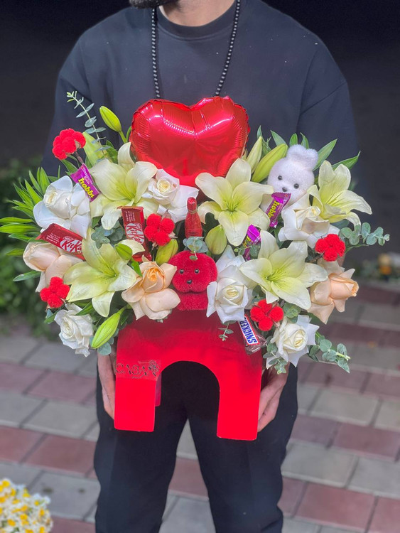 خرید باکس گل love red - گل ساسان گلفروشی رشت