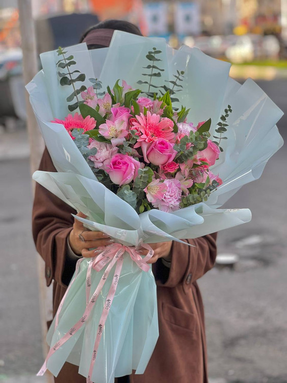 خرید دسته گل ماوی - گل ساسان گلفروشی رشت