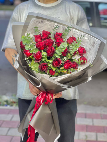 خرید دسته گل ۲۰ شاخه بلک - گل ساسان گلفروشی رشت