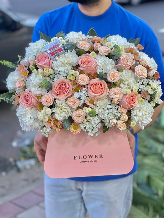 خرید باکس گل نویان - گل ساسان گلفروشی رشت