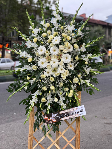 خرید تاج گل لیسینتوس - گل ساسان گلفروشی رشت