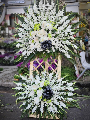 خرید تاج گل دو طبقه آنتریوم - گل ساسان گلفروشی رشت