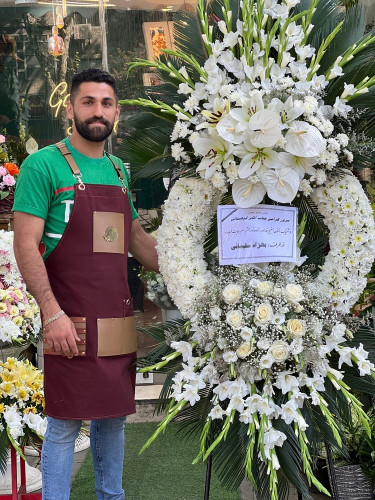 خرید تاج گل رز سفید - گل ساسان گلفروشی رشت