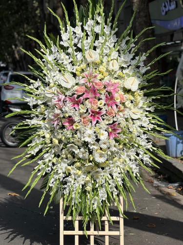 خرید تاج گل اوریانتال پینک - گل ساسان گلفروشی رشت