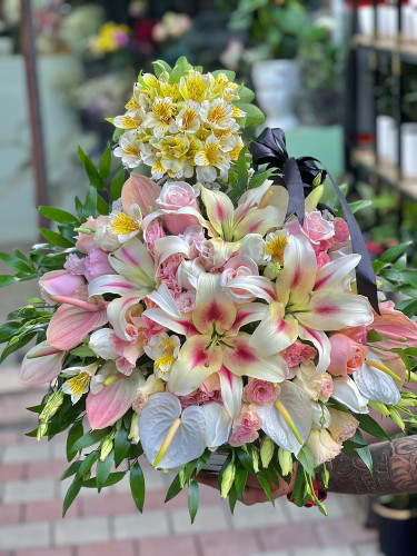 خرید سبد گل نیف - گل ساسان گلفروشی رشت